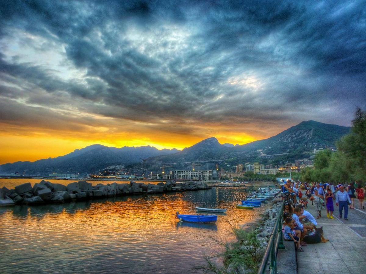 Salerno Mare E Luci Deluxe Apartamento Exterior foto