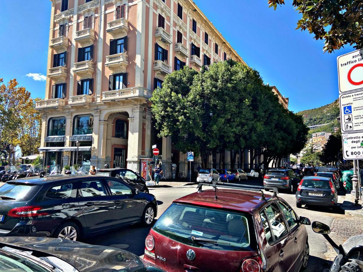 Salerno Mare E Luci Deluxe Apartamento Exterior foto