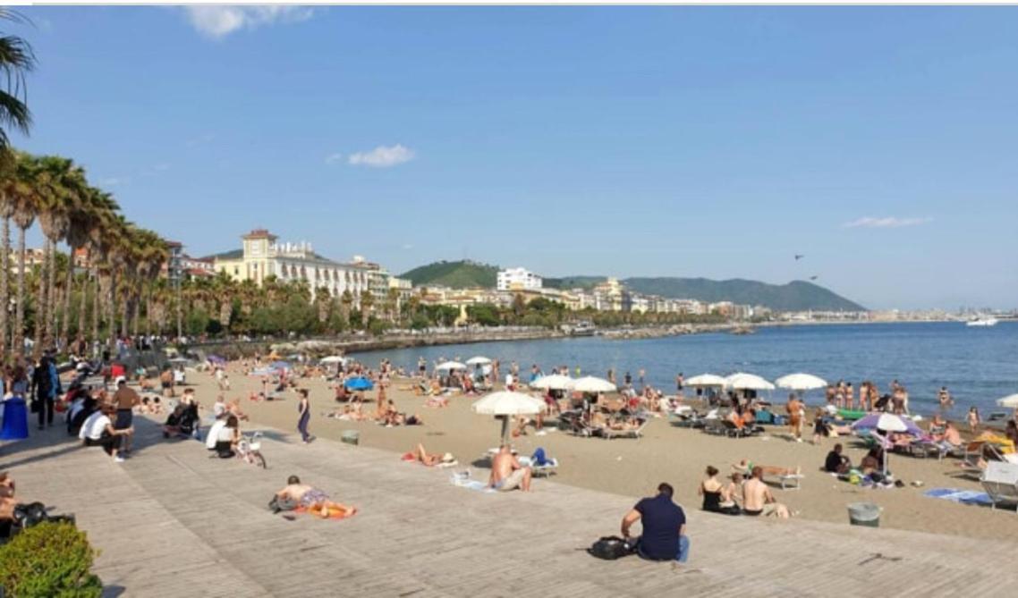 Salerno Mare E Luci Deluxe Apartamento Exterior foto