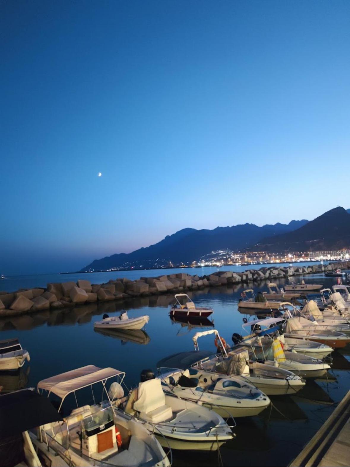 Salerno Mare E Luci Deluxe Apartamento Exterior foto